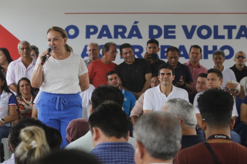 Uma nova PA-416 foi entregue neste sábado (18) ao moradores da Região Metropolitana de Belém, em especial para quem vive, trabalha e segue da BR-316 até a entrada da Vila de Americano, principal distrito do município de Santa Izabel do Pará. A rodovia paraense foi entregue a toda população do estado pelo Governador Helder Barbalho. <div class='credito_fotos'>Foto: Marcelo Seabra / Ag. Pará | <a href='/midias/2020/originais/5895_6ae615d8-8653-da84-a17b-76137c13e14d.jpg' download><i class='fa-solid fa-download'></i> Download</a></div>