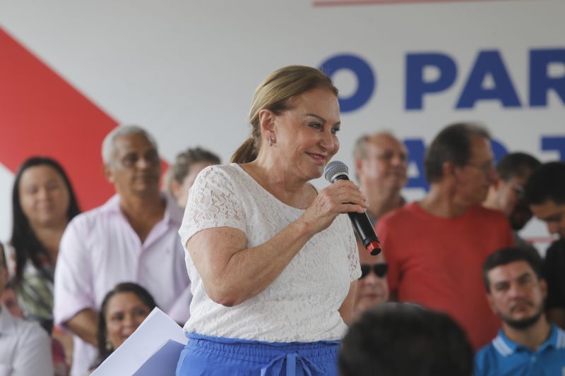 Uma nova PA-416 foi entregue neste sábado (18) ao moradores da Região Metropolitana de Belém, em especial para quem vive, trabalha e segue da BR-316 até a entrada da Vila de Americano, principal distrito do município de Santa Izabel do Pará. A rodovia paraense foi entregue a toda população do estado pelo Governador Helder Barbalho. <div class='credito_fotos'>Foto: Marcelo Seabra / Ag. Pará | <a href='/midias/2020/originais/5895_75c546cf-cf38-dd30-e244-64cbb9bfab8a.jpg' download><i class='fa-solid fa-download'></i> Download</a></div>