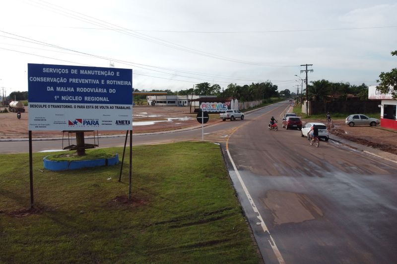 Uma nova PA-416 foi entregue neste sábado (18) ao moradores da Região Metropolitana de Belém, em especial para quem vive, trabalha e segue da BR-316 até a entrada da Vila de Americano, principal distrito do município de Santa Izabel do Pará. A rodovia paraense foi entregue a toda população do estado pelo Governador Helder Barbalho. <div class='credito_fotos'>Foto: Marcelo Seabra / Ag. Pará | <a href='/midias/2020/originais/5895_7693456a-9560-18bf-b3c8-0036d96d214f.jpg' download><i class='fa-solid fa-download'></i> Download</a></div>