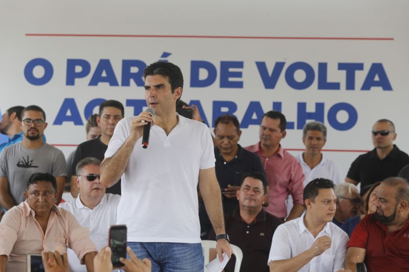 Uma nova PA-416 foi entregue neste sábado (18) ao moradores da Região Metropolitana de Belém, em especial para quem vive, trabalha e segue da BR-316 até a entrada da Vila de Americano, principal distrito do município de Santa Izabel do Pará. A rodovia paraense foi entregue a toda população do estado pelo Governador Helder Barbalho. <div class='credito_fotos'>Foto: Marcelo Seabra / Ag. Pará | <a href='/midias/2020/originais/5895_bc63cd02-a67d-33f7-6672-166f4a000d69.jpg' download><i class='fa-solid fa-download'></i> Download</a></div>