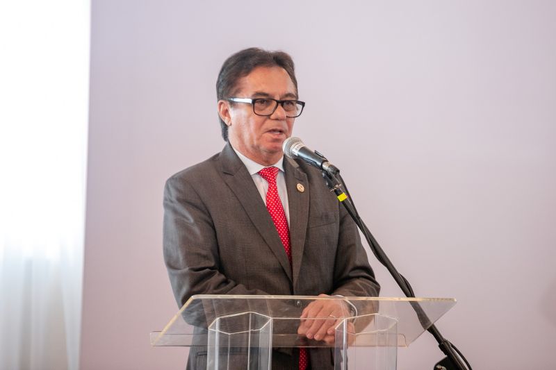 Garantindo o compromisso de valorização para agentes da segurança pública, o Governo do Estado lançou, no final da manhã desta quarta-feira (22), o Programa Banpará de Crédito Imobiliário, que visa a facilitação de crédito imobiliário para integrantes da segurança pública do Estado, como integrantes das polícias Civil e Militar, Corpo de Bombeiros, Detran, Centro de Perícias Científicas Renato Chaves, Instituto Médico Legal e Secretaria de Estado de Administração Penitenciária (Seap). <div class='credito_fotos'>Foto: Marco Santos / Ag. Pará | <a href='/midias/2020/originais/5909_75592e46-a9ed-87af-86bb-2eb90f2770ae.jpg' download><i class='fa-solid fa-download'></i> Download</a></div>