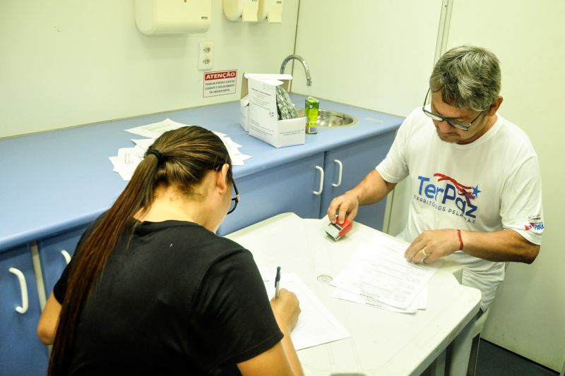 Uma grande mobilização no município de Marituba marcou, neste domingo (26), o Dia Mundial de Luta contra a Hanseníase. A ação foi organizada pela Secretaria De Estado de Saúde Pública (Sespa), Secretaria Municipal de Saúde (Sesau) e Movimento de Reintegração das Pessoas Atingidas pela Hanseníase (Morhan). <div class='credito_fotos'>Foto: José Pantoja/ Sespa | <a href='/midias/2020/originais/5921_b01a9243-264e-7f2a-e780-c2f7c2568e83.jpg' download><i class='fa-solid fa-download'></i> Download</a></div>