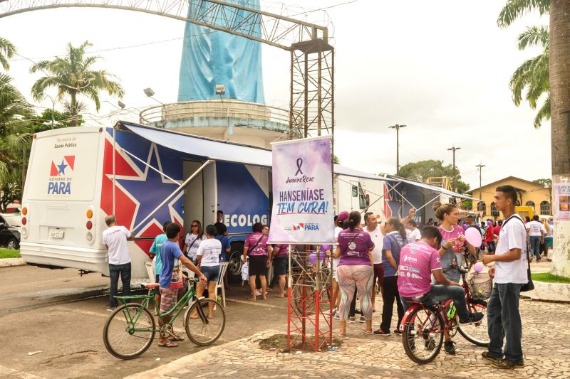 Uma grande mobilização no município de Marituba marcou, neste domingo (26), o Dia Mundial de Luta contra a Hanseníase. A ação foi organizada pela Secretaria De Estado de Saúde Pública (Sespa), Secretaria Municipal de Saúde (Sesau) e Movimento de Reintegração das Pessoas Atingidas pela Hanseníase (Morhan). <div class='credito_fotos'>Foto: José Pantoja/ Sespa | <a href='/midias/2020/originais/5921_ff77ef5e-7c18-5778-ebf1-c184581df0b3.jpg' download><i class='fa-solid fa-download'></i> Download</a></div>