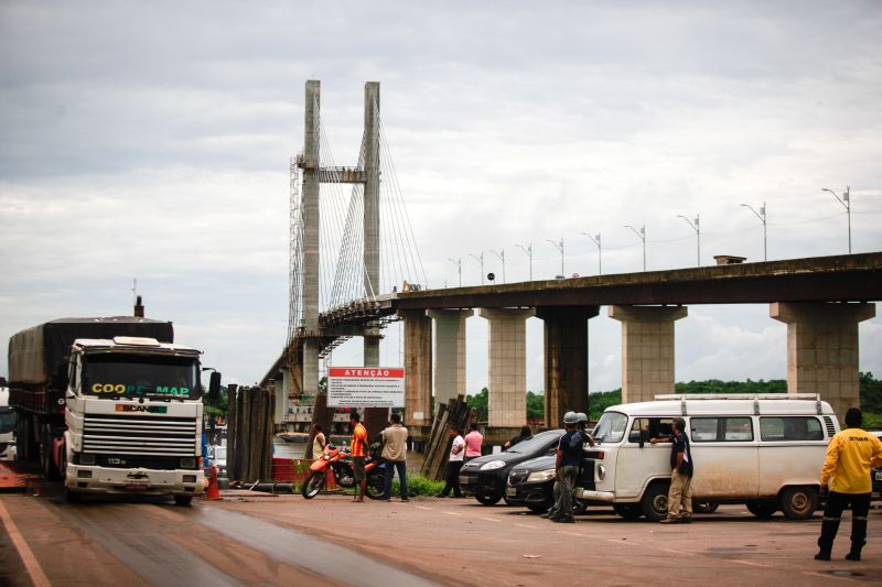 Mojú, Pará, Brasil.
uma semana da entrega da ponte União (Alça Viária)
Operários falam sobre os desafios de trabalhar em uma obra de grande importância para o Estado.
Fotos: Pedro Guerreiro / Ag. Pará <div class='credito_fotos'>Foto: Pedro Guerreiro / Ag. Pará | <a href='/midias/2020/originais/5925_54e90590-17cb-26fa-eb85-e88dc1c43ebb.jpg' download><i class='fa-solid fa-download'></i> Download</a></div>