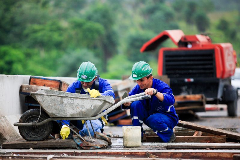 Mojú, Pará, Brasil.
uma semana da entrega da ponte União (Alça Viária)
Operários falam sobre os desafios de trabalhar em uma obra de grande importância para o Estado.
Fotos: Pedro Guerreiro / Ag. Pará <div class='credito_fotos'>Foto: Pedro Guerreiro / Ag. Pará | <a href='/midias/2020/originais/5925_b1127a0a-f9e0-e758-6a82-93c5c0769e97.jpg' download><i class='fa-solid fa-download'></i> Download</a></div>