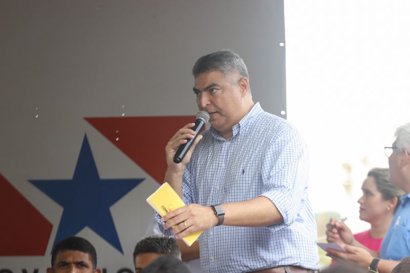 O governador do Pará, Helder Barbalho, visitou na manhã desta terça-feira (28), o município de Castanhal e firmou compromissos importantes para o desenvolvimento da cidade e região. <div class='credito_fotos'>Foto: Marco Santos / Ag. Pará | <a href='/midias/2020/originais/5927_2939aabf-7876-98dd-10f2-3ee017ad4d54.jpg' download><i class='fa-solid fa-download'></i> Download</a></div>
