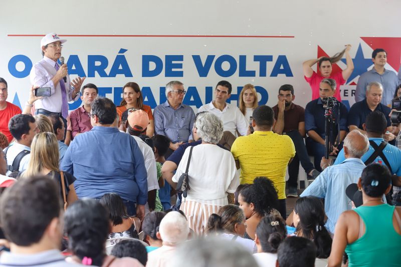 O governador do Pará, Helder Barbalho, visitou na manhã desta terça-feira (28), o município de Castanhal e firmou compromissos importantes para o desenvolvimento da cidade e região. <div class='credito_fotos'>Foto: Marco Santos / Ag. Pará | <a href='/midias/2020/originais/5927_3fc7f900-4580-30f4-2461-a27becc4c933.jpg' download><i class='fa-solid fa-download'></i> Download</a></div>
