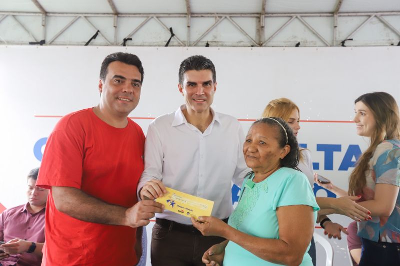 O governador do Pará, Helder Barbalho, visitou na manhã desta terça-feira (28), o município de Castanhal e firmou compromissos importantes para o desenvolvimento da cidade e região.