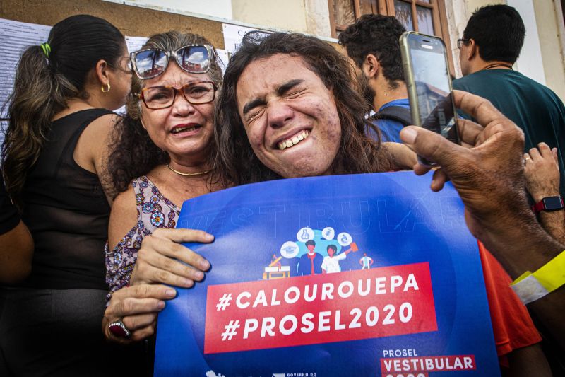 DivulgaÃ§Ã£o do listÃ£o de aprovados  no Prosel 2020 da Universidade do Estado do ParÃ¡ (Uepa), na manhÃ£ desta quinta-feira, 30, na reitoria da Universidade, em BelÃ©m.

FOTO: NAILANA THIELY/ ASCOM UEPA
DATA: 30.01.20
BELÃ‰M-PARÃ <div class='credito_fotos'>Foto: Nailana Thiely / Ascom Uepa   |   <a href='/midias/2020/originais/5934_903e9220-c746-fb73-3907-0e36863e43ad.jpg' download><i class='fa-solid fa-download'></i> Download</a></div>