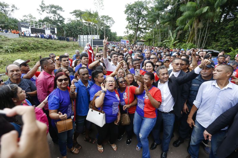 Exatamente às 13h, desta sexta-feira (31), o governador Helder Barbalho autorizou a abertura do tráfego sobre a ponte União, no KM-48 da Alça Viária (PA-483), que foi interrompido bruscamente no dia 6 de abril, após a derrubada de quase um terço de sua estrutura. <div class='credito_fotos'>Foto: Marcelo Seabra / Ag. Pará   |   <a href='/midias/2020/originais/5939_37d25549-c390-9763-57d3-415bc6456d6e.jpg' download><i class='fa-solid fa-download'></i> Download</a></div>