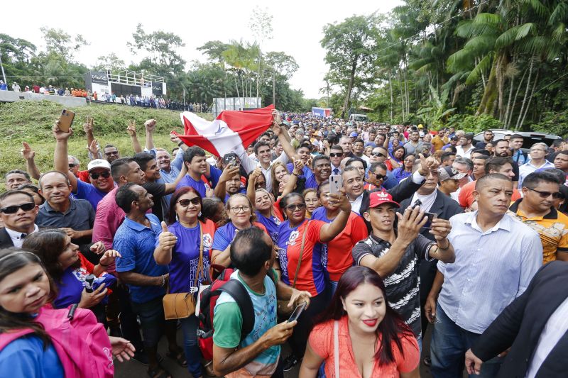 Exatamente às 13h, desta sexta-feira (31), o governador Helder Barbalho autorizou a abertura do tráfego sobre a ponte União, no KM-48 da Alça Viária (PA-483), que foi interrompido bruscamente no dia 6 de abril, após a derrubada de quase um terço de sua estrutura. <div class='credito_fotos'>Foto: Marcelo Seabra / Ag. Pará   |   <a href='/midias/2020/originais/5939_72db7f63-a348-4d6f-d112-3c02bdf40913.jpg' download><i class='fa-solid fa-download'></i> Download</a></div>
