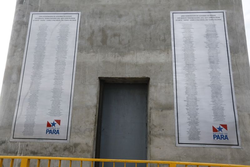 Exatamente às 13h, desta sexta-feira (31), o governador Helder Barbalho autorizou a abertura do tráfego sobre a ponte União, no KM-48 da Alça Viária (PA-483), que foi interrompido bruscamente no dia 6 de abril, após a derrubada de quase um terço de sua estrutura. <div class='credito_fotos'>Foto: Marcelo Seabra / Ag. Pará   |   <a href='/midias/2020/originais/5939_785b3849-df09-51a1-f77b-1d73ad7bb29b.jpg' download><i class='fa-solid fa-download'></i> Download</a></div>