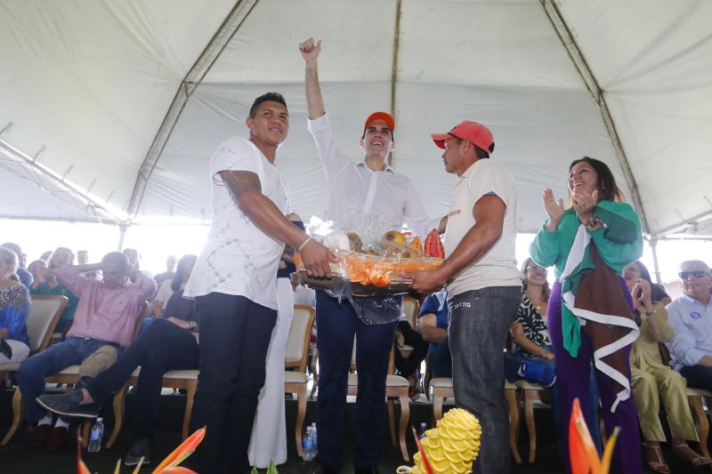 Exatamente às 13h, desta sexta-feira (31), o governador Helder Barbalho autorizou a abertura do tráfego sobre a ponte União, no KM-48 da Alça Viária (PA-483), que foi interrompido bruscamente no dia 6 de abril, após a derrubada de quase um terço de sua estrutura. <div class='credito_fotos'>Foto: Marcelo Seabra / Ag. Pará   |   <a href='/midias/2020/originais/5939_87c30fec-8f66-8e60-db86-1fb3816dfc7d.jpg' download><i class='fa-solid fa-download'></i> Download</a></div>