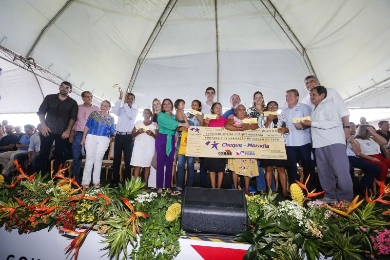 Exatamente às 13h, desta sexta-feira (31), o governador Helder Barbalho autorizou a abertura do tráfego sobre a ponte União, no KM-48 da Alça Viária (PA-483), que foi interrompido bruscamente no dia 6 de abril, após a derrubada de quase um terço de sua estrutura. <div class='credito_fotos'>Foto: Marcelo Seabra / Ag. Pará   |   <a href='/midias/2020/originais/5939_96256c6a-bb0b-3587-b667-535532fddc18.jpg' download><i class='fa-solid fa-download'></i> Download</a></div>