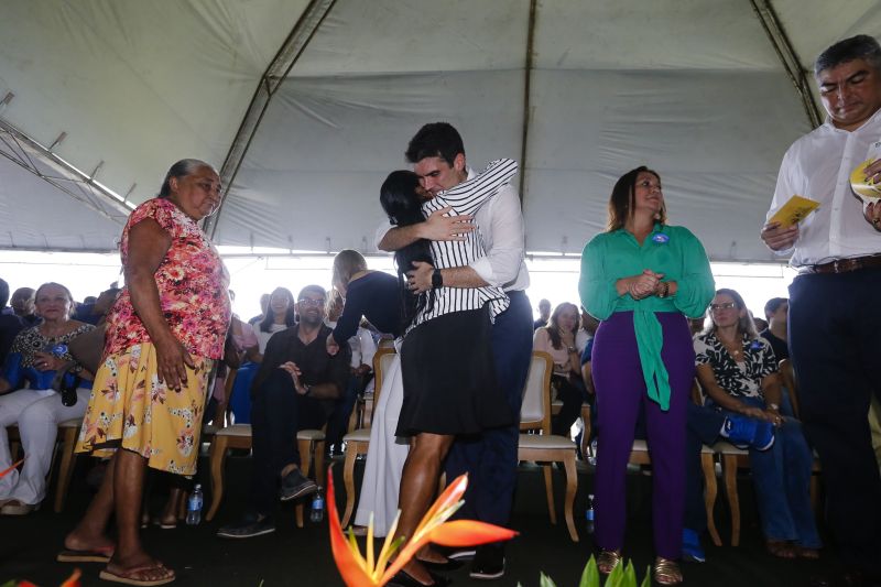 Exatamente às 13h, desta sexta-feira (31), o governador Helder Barbalho autorizou a abertura do tráfego sobre a ponte União, no KM-48 da Alça Viária (PA-483), que foi interrompido bruscamente no dia 6 de abril, após a derrubada de quase um terço de sua estrutura. <div class='credito_fotos'>Foto: Marcelo Seabra / Ag. Pará   |   <a href='/midias/2020/originais/5939_a284cf21-e4ff-7ccb-f6f5-d42e028f9248.jpg' download><i class='fa-solid fa-download'></i> Download</a></div>