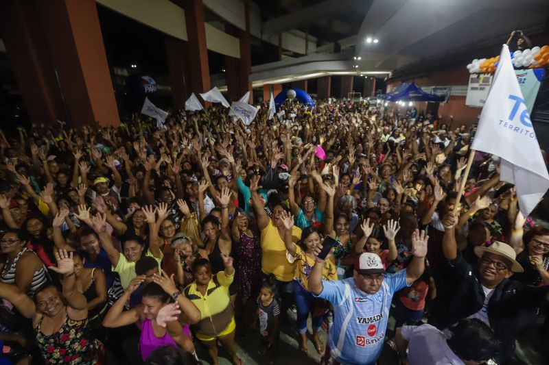 Pelo menos 700 moradores do bairro da Cabanagem participaram do sorteio de 120 novas geladeiras no Estacionamento A2 do Estádio Olímpico do Pará, o Mangueirão, na noite desta sexta, 31. <div class='credito_fotos'>Foto: Marco Santos / Ag. Pará | <a href='/midias/2020/originais/5943_48703e14-6b33-2642-e256-16c8e16de26f.jpg' download><i class='fa-solid fa-download'></i> Download</a></div>