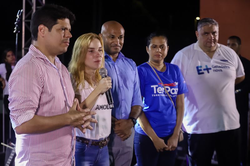 Pelo menos 700 moradores do bairro da Cabanagem participaram do sorteio de 120 novas geladeiras no Estacionamento A2 do Estádio Olímpico do Pará, o Mangueirão, na noite desta sexta, 31. <div class='credito_fotos'>Foto: Marco Santos / Ag. Pará | <a href='/midias/2020/originais/5943_81a37d24-bd37-049a-179d-a90f2c41fd88.jpg' download><i class='fa-solid fa-download'></i> Download</a></div>