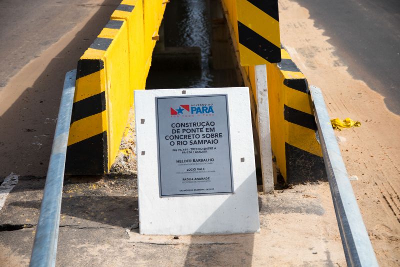 Os serviços de recuperação na ponte sobre o Rio Sampaio, na PA-444 em Salinopólis, no nordeste paraense, já estão em fase de conclusão. Ainda neste domingo (2) a via, que dá acesso à praia do Atalaia, será totalmente liberada para o tráfego de veículos. <div class='credito_fotos'>Foto: Pedro Guerreiro / Ag. Pará   |   <a href='/midias/2020/originais/5948_1affea4b-54a1-d257-acb6-a03af96882fb.jpg' download><i class='fa-solid fa-download'></i> Download</a></div>