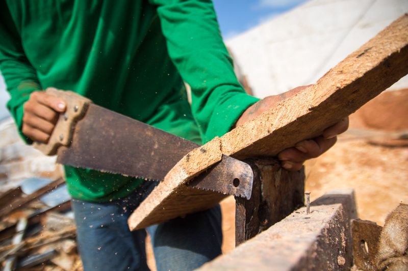 Os serviços de recuperação na ponte sobre o Rio Sampaio, na PA-444 em Salinopólis, no nordeste paraense, já estão em fase de conclusão. Ainda neste domingo (2) a via, que dá acesso à praia do Atalaia, será totalmente liberada para o tráfego de veículos. <div class='credito_fotos'>Foto: Pedro Guerreiro / Ag. Pará   |   <a href='/midias/2020/originais/5948_3452c486-1e82-070d-d4ed-c66d3d7bfa9f.jpg' download><i class='fa-solid fa-download'></i> Download</a></div>