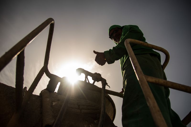 Os serviços de recuperação na ponte sobre o Rio Sampaio, na PA-444 em Salinopólis, no nordeste paraense, já estão em fase de conclusão. Ainda neste domingo (2) a via, que dá acesso à praia do Atalaia, será totalmente liberada para o tráfego de veículos. <div class='credito_fotos'>Foto: Pedro Guerreiro / Ag. Pará   |   <a href='/midias/2020/originais/5948_3488e679-a36c-c7e1-76e1-2848e4bfef61.jpg' download><i class='fa-solid fa-download'></i> Download</a></div>