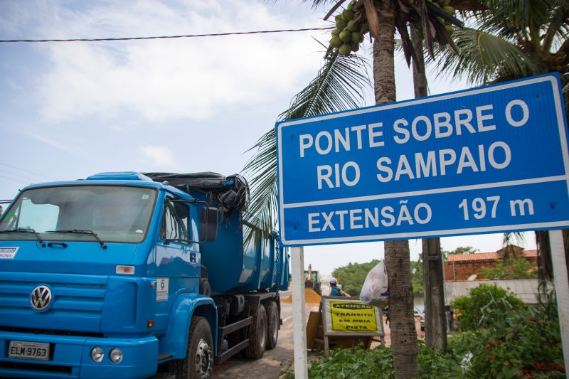 Os serviços de recuperação na ponte sobre o Rio Sampaio, na PA-444 em Salinopólis, no nordeste paraense, já estão em fase de conclusão. Ainda neste domingo (2) a via, que dá acesso à praia do Atalaia, será totalmente liberada para o tráfego de veículos. <div class='credito_fotos'>Foto: Pedro Guerreiro / Ag. Pará   |   <a href='/midias/2020/originais/5948_7038db4f-9d15-63ab-f30d-66a68b88394b.jpg' download><i class='fa-solid fa-download'></i> Download</a></div>