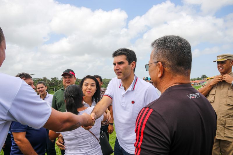 Os serviços de recuperação na ponte sobre o Rio Sampaio, na PA-444 em Salinopólis, no nordeste paraense, já estão em fase de conclusão. Ainda neste domingo (2) a via, que dá acesso à praia do Atalaia, será totalmente liberada para o tráfego de veículos. <div class='credito_fotos'>Foto: Pedro Guerreiro / Ag. Pará   |   <a href='/midias/2020/originais/5948_bc30f140-81f9-9297-4ef9-668a51c8e3a7.jpg' download><i class='fa-solid fa-download'></i> Download</a></div>