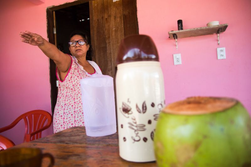 Os serviços de recuperação na ponte sobre o Rio Sampaio, na PA-444 em Salinopólis, no nordeste paraense, já estão em fase de conclusão. Ainda neste domingo (2) a via, que dá acesso à praia do Atalaia, será totalmente liberada para o tráfego de veículos.

Eremita Silva - moradora <div class='credito_fotos'>Foto: Pedro Guerreiro / Ag. Pará   |   <a href='/midias/2020/originais/5948_c13be772-ee21-e763-7517-aaa276f540e7.jpg' download><i class='fa-solid fa-download'></i> Download</a></div>