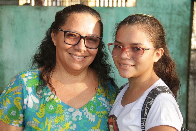 Belém Pará, Brasil.
Voltas as Aulas.
Escola Waldemar Henrique.
NA FOTO: Sebastiana Aquino e Jaciele Araújo
Fotos Bruno Cecim/Agência Para
<div class='credito_fotos'>Foto: Bruno Cecim / Ag.Pará | <a href='/midias/2020/originais/5952_13d26711-2de6-5c57-29ec-df5f632bd1b9.jpg' download><i class='fa-solid fa-download'></i> Download</a></div>