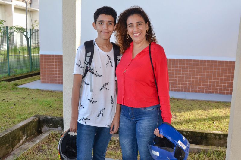 Zilah Edburga Santos mãe do aluno Cauê Edel Santos da EEEM Celso Malcher <div class='credito_fotos'>Foto: Eliseu Dias / Ascom Seduc | <a href='/midias/2020/originais/5955_42dd3ea7-2dba-b950-9616-a64f243e4b55.jpg' download><i class='fa-solid fa-download'></i> Download</a></div>