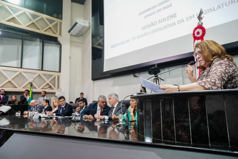 O governador do Estado, Helder Barbalho, participou, nesta terça-feira (4), da 2ª Sessão solene da 19ª Legislatura, no Plenário Newton Miranda na Assembleia Legislativa do Pará (Alepa). <div class='credito_fotos'>Foto: Marco Santos / Ag. Pará | <a href='/midias/2020/originais/5958_6554c191-99d7-2a0c-5585-5a532032cc03.jpg' download><i class='fa-solid fa-download'></i> Download</a></div>