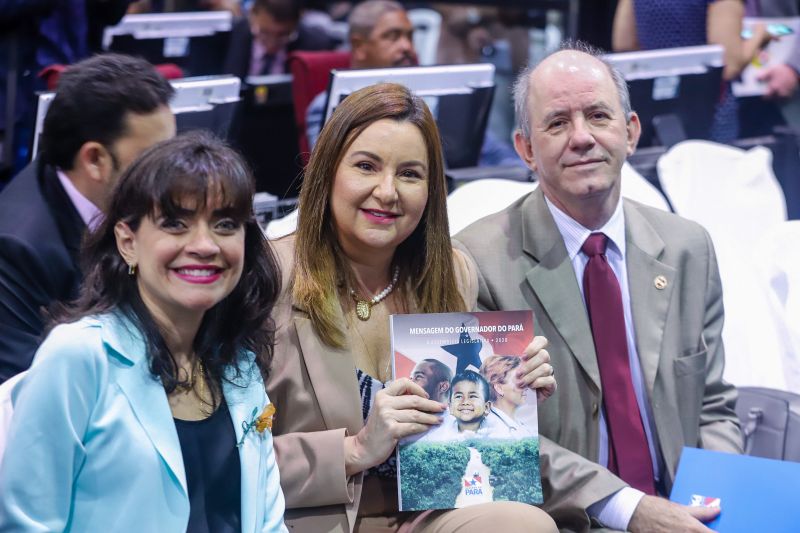 O governador do Estado, Helder Barbalho, participou, nesta terça-feira (4), da 2ª Sessão solene da 19ª Legislatura, no Plenário Newton Miranda na Assembleia Legislativa do Pará (Alepa). <div class='credito_fotos'>Foto: Marco Santos / Ag. Pará | <a href='/midias/2020/originais/5958_883e181e-7012-d320-1b5c-4d2ac7dd8c61.jpg' download><i class='fa-solid fa-download'></i> Download</a></div>