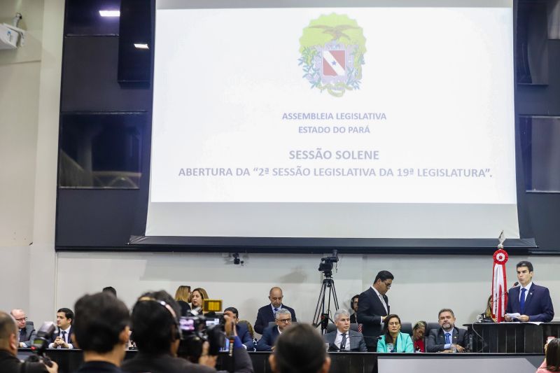 O governador do Estado, Helder Barbalho, participou, nesta terça-feira (4), da 2ª Sessão solene da 19ª Legislatura, no Plenário Newton Miranda na Assembleia Legislativa do Pará (Alepa). <div class='credito_fotos'>Foto: Marco Santos / Ag. Pará | <a href='/midias/2020/originais/5958_9a025d1a-2904-6278-f008-b2386d403a8e.jpg' download><i class='fa-solid fa-download'></i> Download</a></div>