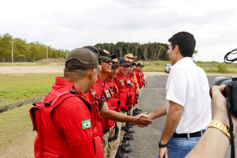 A realização de um sonho antigo. É assim que os moradores comemoraram a entrega dos 3,5 quilômetros da PA 439, em Oriximiná, no Oeste do Pará. <div class='credito_fotos'>Foto: Marcus Duarte / Divulgação | <a href='/midias/2020/originais/5968_7b92f4e0-334b-f0ab-8a50-e5ab51d25e43.jpg' download><i class='fa-solid fa-download'></i> Download</a></div>