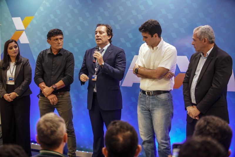 Ato de inauguração da Superintendência Executiva da Caixa Econômica Federal de Santarém. <div class='credito_fotos'>Foto: Marco Santos / Ag. Pará | <a href='/midias/2020/originais/5970_04594524-244d-b097-72fa-1c9b2cf24e0e.jpg' download><i class='fa-solid fa-download'></i> Download</a></div>