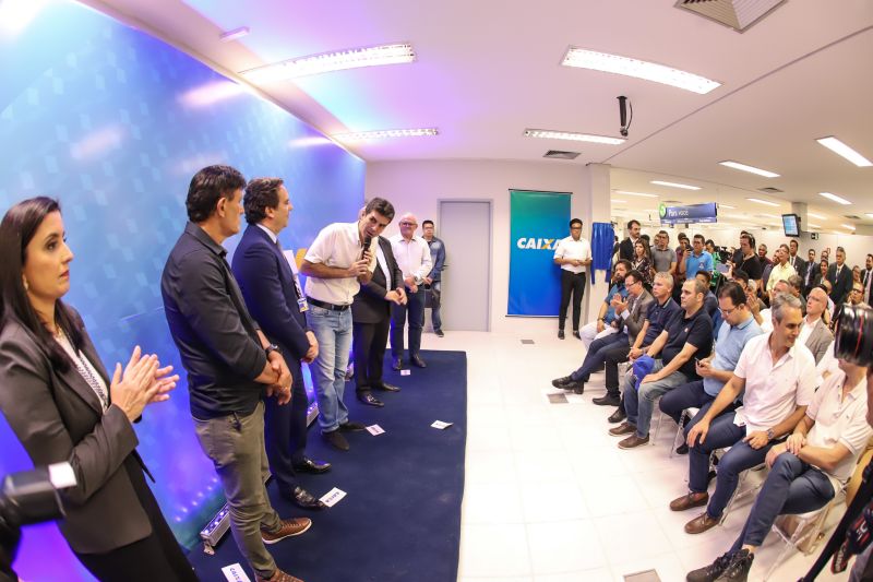 Ato de inauguração da Superintendência Executiva da Caixa Econômica Federal de Santarém. <div class='credito_fotos'>Foto: Marco Santos / Ag. Pará | <a href='/midias/2020/originais/5970_3c165431-8f99-6f4a-b963-25533d3718d8.jpg' download><i class='fa-solid fa-download'></i> Download</a></div>