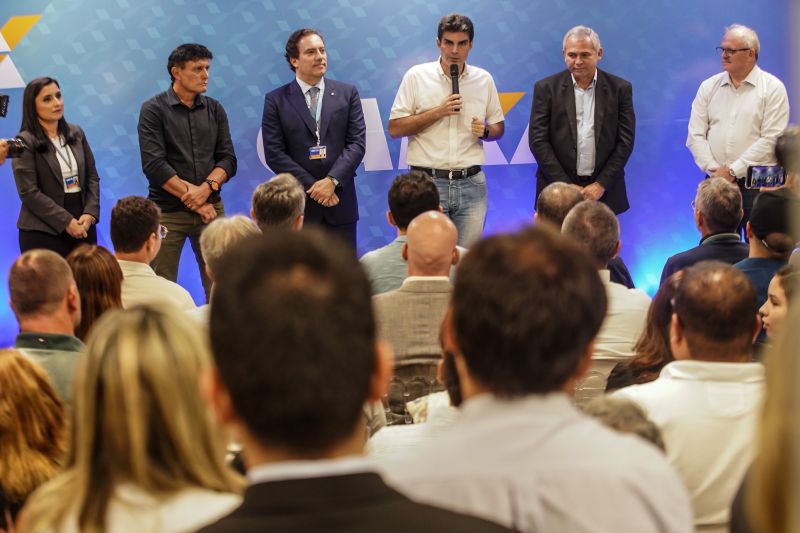 Ato de inauguração da Superintendência Executiva da Caixa Econômica Federal de Santarém. <div class='credito_fotos'>Foto: Marco Santos / Ag. Pará | <a href='/midias/2020/originais/5970_aca1aa27-dbab-2938-df73-9c51659cd7f9.jpg' download><i class='fa-solid fa-download'></i> Download</a></div>