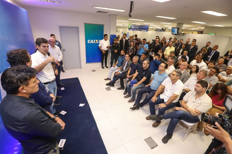 Ato de inauguração da Superintendência Executiva da Caixa Econômica Federal de Santarém. <div class='credito_fotos'>Foto: Marco Santos / Ag. Pará | <a href='/midias/2020/originais/5970_ce65cfdf-76b0-49d1-c2b1-c5b8ab10ffb3.jpg' download><i class='fa-solid fa-download'></i> Download</a></div>