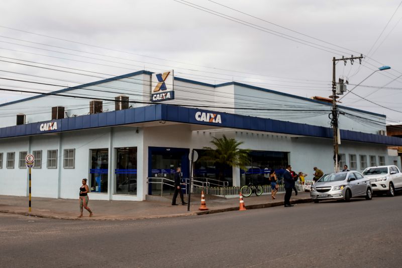 Ato de inauguração da Superintendência Executiva da Caixa Econômica Federal de Santarém. <div class='credito_fotos'>Foto: Marco Santos / Ag. Pará | <a href='/midias/2020/originais/5970_f1968d59-36e3-b2ff-bc1f-16214a1ceec9.jpg' download><i class='fa-solid fa-download'></i> Download</a></div>
