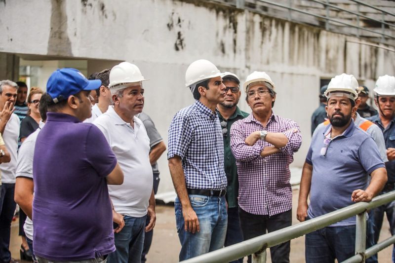 No segundo dia de visitas a região da Calha Norte, o governador do Estado, Helder Barbalho, junto com a comitiva do governo, reuniu com moradores de Juruti, entregou viaturas e visitou obras em Santarém. Ele confirmou que, tanto o ginásio, quanto o terminal hidroviário de Santarém, serão entregues ainda no primeiros semestre deste ano. <div class='credito_fotos'>Foto: Marco Santos / Ag. Pará | <a href='/midias/2020/originais/5973_1e41e36f-7924-b1ca-ab14-763b87546ae2.jpg' download><i class='fa-solid fa-download'></i> Download</a></div>