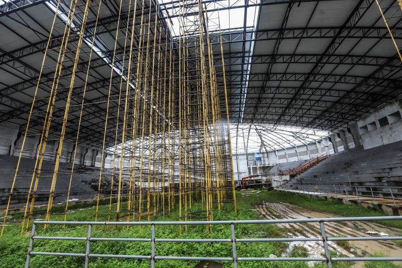 No segundo dia de visitas a região da Calha Norte, o governador do Estado, Helder Barbalho, junto com a comitiva do governo, reuniu com moradores de Juruti, entregou viaturas e visitou obras em Santarém. Ele confirmou que, tanto o ginásio, quanto o terminal hidroviário de Santarém, serão entregues ainda no primeiros semestre deste ano. <div class='credito_fotos'>Foto: Marco Santos / Ag. Pará | <a href='/midias/2020/originais/5973_d7fb9075-1b3b-691e-91c5-dd3f06e729fd.jpg' download><i class='fa-solid fa-download'></i> Download</a></div>