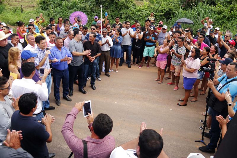 Governo do Estado entrega à população a primeira etapa do asfalto da rodovia PA-429, em Curuá. <div class='credito_fotos'>Foto: Bruno Cecim / Ag.Pará | <a href='/midias/2020/originais/5974_6963926f-1b84-e37c-0a0b-7118cb2147c4.jpg' download><i class='fa-solid fa-download'></i> Download</a></div>