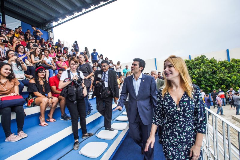 m dos mais importantes complexos esportivos da região e berço dos atletas paraenses, o Parque Aquático da Universidade do Estado do Pará (Uepa), foi reaberto nesta segunda-feira (10), em cerimônia presidida pelo governador do Estado, Helder Barbalho, e pelo reitor da Uepa, Rubens Cardoso. Há 3 anos, o espaço fechou para obras. A Universidade aguardava um recurso federal para execução dos serviços, mas no ano passado, a gestão atual retomou as obras com recursos próprios. Um investimento do tesouro Estadual de mais de R$ 2,4 milhões para devolver ao Estado o complexo. <div class='credito_fotos'>Foto: Marco Santos / Ag. Pará | <a href='/midias/2020/originais/5978_03ce9edc-d949-dbb2-4548-8676f82bd88e.jpg' download><i class='fa-solid fa-download'></i> Download</a></div>