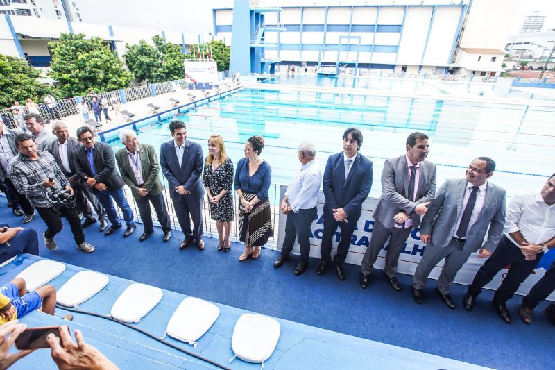 m dos mais importantes complexos esportivos da região e berço dos atletas paraenses, o Parque Aquático da Universidade do Estado do Pará (Uepa), foi reaberto nesta segunda-feira (10), em cerimônia presidida pelo governador do Estado, Helder Barbalho, e pelo reitor da Uepa, Rubens Cardoso. Há 3 anos, o espaço fechou para obras. A Universidade aguardava um recurso federal para execução dos serviços, mas no ano passado, a gestão atual retomou as obras com recursos próprios. Um investimento do tesouro Estadual de mais de R$ 2,4 milhões para devolver ao Estado o complexo. <div class='credito_fotos'>Foto: Marco Santos / Ag. Pará | <a href='/midias/2020/originais/5978_0cf1767c-fd8a-854d-1f7f-458d3752d59c.jpg' download><i class='fa-solid fa-download'></i> Download</a></div>