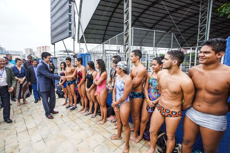m dos mais importantes complexos esportivos da região e berço dos atletas paraenses, o Parque Aquático da Universidade do Estado do Pará (Uepa), foi reaberto nesta segunda-feira (10), em cerimônia presidida pelo governador do Estado, Helder Barbalho, e pelo reitor da Uepa, Rubens Cardoso. Há 3 anos, o espaço fechou para obras. A Universidade aguardava um recurso federal para execução dos serviços, mas no ano passado, a gestão atual retomou as obras com recursos próprios. Um investimento do tesouro Estadual de mais de R$ 2,4 milhões para devolver ao Estado o complexo. <div class='credito_fotos'>Foto: Marco Santos / Ag. Pará | <a href='/midias/2020/originais/5978_1478e4af-90bd-d73f-7c54-8eb0f69f0161.jpg' download><i class='fa-solid fa-download'></i> Download</a></div>