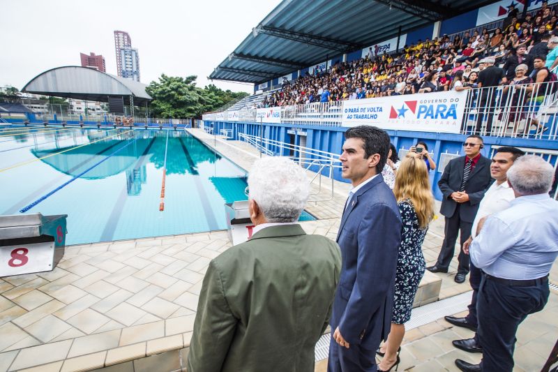 m dos mais importantes complexos esportivos da região e berço dos atletas paraenses, o Parque Aquático da Universidade do Estado do Pará (Uepa), foi reaberto nesta segunda-feira (10), em cerimônia presidida pelo governador do Estado, Helder Barbalho, e pelo reitor da Uepa, Rubens Cardoso. Há 3 anos, o espaço fechou para obras. A Universidade aguardava um recurso federal para execução dos serviços, mas no ano passado, a gestão atual retomou as obras com recursos próprios. Um investimento do tesouro Estadual de mais de R$ 2,4 milhões para devolver ao Estado o complexo. <div class='credito_fotos'>Foto: Marco Santos / Ag. Pará | <a href='/midias/2020/originais/5978_22a54ddd-3bba-7c67-dc0a-48431c45e945.jpg' download><i class='fa-solid fa-download'></i> Download</a></div>