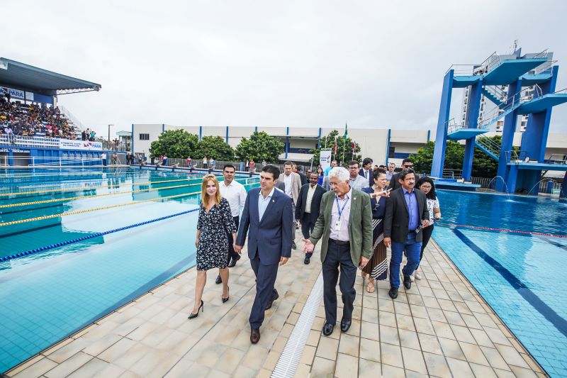 m dos mais importantes complexos esportivos da região e berço dos atletas paraenses, o Parque Aquático da Universidade do Estado do Pará (Uepa), foi reaberto nesta segunda-feira (10), em cerimônia presidida pelo governador do Estado, Helder Barbalho, e pelo reitor da Uepa, Rubens Cardoso. Há 3 anos, o espaço fechou para obras. A Universidade aguardava um recurso federal para execução dos serviços, mas no ano passado, a gestão atual retomou as obras com recursos próprios. Um investimento do tesouro Estadual de mais de R$ 2,4 milhões para devolver ao Estado o complexo. <div class='credito_fotos'>Foto: Marco Santos / Ag. Pará | <a href='/midias/2020/originais/5978_3dfe9dd0-df9d-1377-8d76-e6a6580bfa71.jpg' download><i class='fa-solid fa-download'></i> Download</a></div>