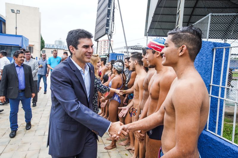 m dos mais importantes complexos esportivos da região e berço dos atletas paraenses, o Parque Aquático da Universidade do Estado do Pará (Uepa), foi reaberto nesta segunda-feira (10), em cerimônia presidida pelo governador do Estado, Helder Barbalho, e pelo reitor da Uepa, Rubens Cardoso. Há 3 anos, o espaço fechou para obras. A Universidade aguardava um recurso federal para execução dos serviços, mas no ano passado, a gestão atual retomou as obras com recursos próprios. Um investimento do tesouro Estadual de mais de R$ 2,4 milhões para devolver ao Estado o complexo. <div class='credito_fotos'>Foto: Marco Santos / Ag. Pará | <a href='/midias/2020/originais/5978_63fc996f-f785-138e-175c-be621a404728.jpg' download><i class='fa-solid fa-download'></i> Download</a></div>