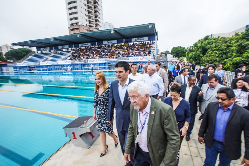 m dos mais importantes complexos esportivos da região e berço dos atletas paraenses, o Parque Aquático da Universidade do Estado do Pará (Uepa), foi reaberto nesta segunda-feira (10), em cerimônia presidida pelo governador do Estado, Helder Barbalho, e pelo reitor da Uepa, Rubens Cardoso. Há 3 anos, o espaço fechou para obras. A Universidade aguardava um recurso federal para execução dos serviços, mas no ano passado, a gestão atual retomou as obras com recursos próprios. Um investimento do tesouro Estadual de mais de R$ 2,4 milhões para devolver ao Estado o complexo. <div class='credito_fotos'>Foto: Marco Santos / Ag. Pará | <a href='/midias/2020/originais/5978_6eac90b9-7204-4167-11e4-5aa5ba011d3e.jpg' download><i class='fa-solid fa-download'></i> Download</a></div>