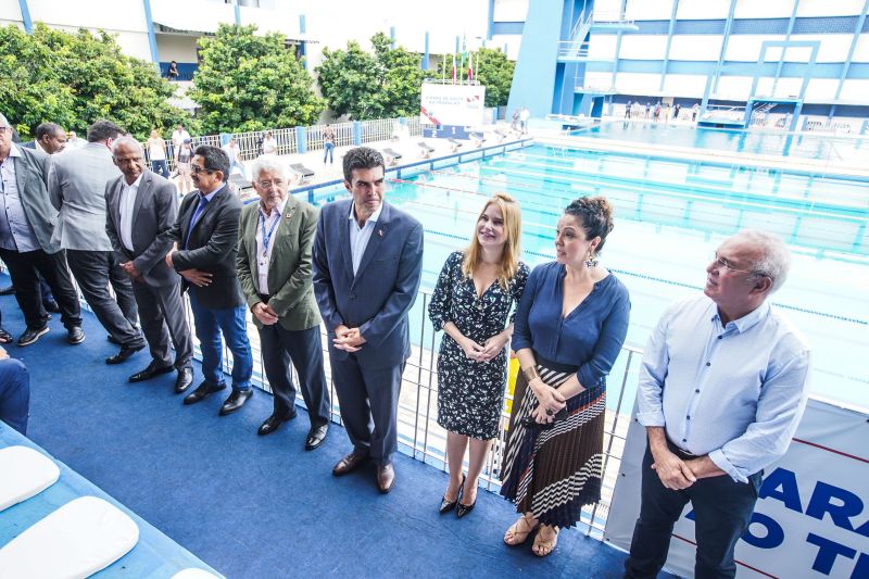 m dos mais importantes complexos esportivos da região e berço dos atletas paraenses, o Parque Aquático da Universidade do Estado do Pará (Uepa), foi reaberto nesta segunda-feira (10), em cerimônia presidida pelo governador do Estado, Helder Barbalho, e pelo reitor da Uepa, Rubens Cardoso. Há 3 anos, o espaço fechou para obras. A Universidade aguardava um recurso federal para execução dos serviços, mas no ano passado, a gestão atual retomou as obras com recursos próprios. Um investimento do tesouro Estadual de mais de R$ 2,4 milhões para devolver ao Estado o complexo. <div class='credito_fotos'>Foto: Marco Santos / Ag. Pará | <a href='/midias/2020/originais/5978_7a03c36a-fbb0-1b3a-c596-8a23a7da9e0e.jpg' download><i class='fa-solid fa-download'></i> Download</a></div>