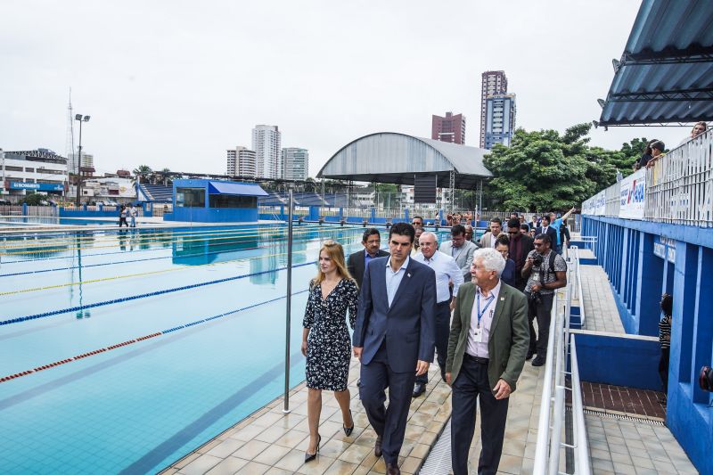 m dos mais importantes complexos esportivos da região e berço dos atletas paraenses, o Parque Aquático da Universidade do Estado do Pará (Uepa), foi reaberto nesta segunda-feira (10), em cerimônia presidida pelo governador do Estado, Helder Barbalho, e pelo reitor da Uepa, Rubens Cardoso. Há 3 anos, o espaço fechou para obras. A Universidade aguardava um recurso federal para execução dos serviços, mas no ano passado, a gestão atual retomou as obras com recursos próprios. Um investimento do tesouro Estadual de mais de R$ 2,4 milhões para devolver ao Estado o complexo. <div class='credito_fotos'>Foto: Marco Santos / Ag. Pará | <a href='/midias/2020/originais/5978_806c7208-0afe-c5d1-1d14-0d6155eb9ba0.jpg' download><i class='fa-solid fa-download'></i> Download</a></div>